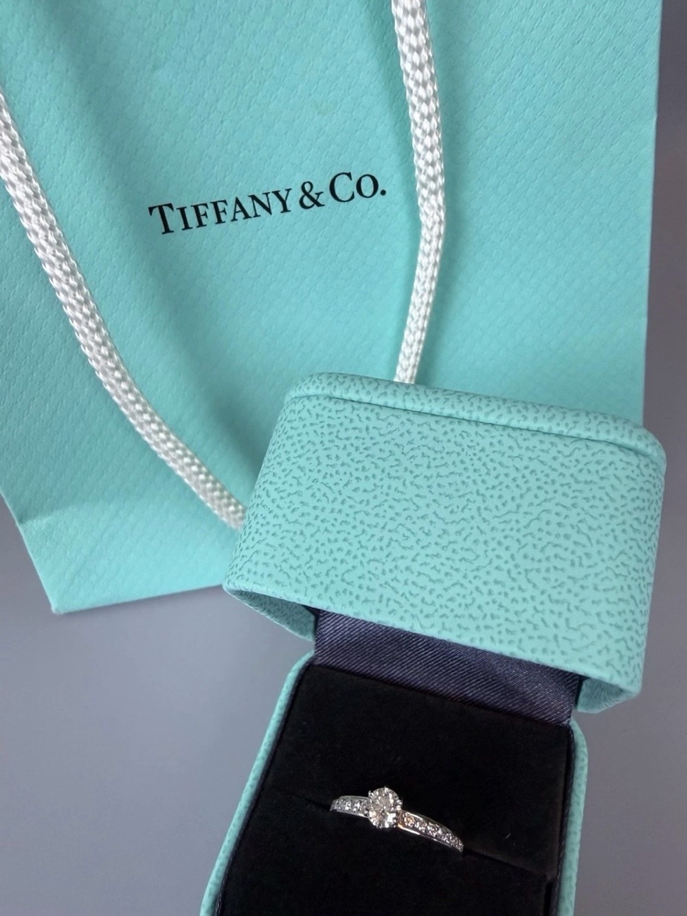 Tiffany & Co Platinum Diamond Engagement Ring .33ct VS2 H Brilliant Cut - Picture 3 of 7